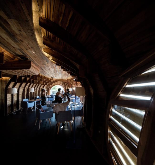 BIM建筑|海岛餐厅酒店——岩石,酒桶和鲸鱼拟态的想象力融会之作 BIM建筑|海岛餐厅酒店——岩石,酒桶和鲸鱼拟态的想象力融会之作