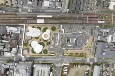 BIM建筑|立在城市客堂的巨型家具,日本奈良的暗昧空间:CoFuFun车站广场-BIM建筑网