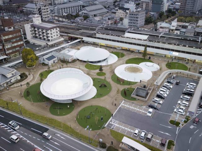 BIM建筑|立在城市客堂的巨型家具,日本奈良的暗昧空间:CoFuFun车站广场 BIM建筑|立在城市客堂的巨型家具,日本奈良的暗昧空间:CoFuFun车站广场