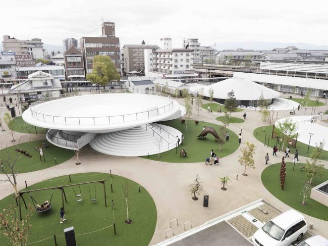 BIM建筑|立在城市客堂的巨型家具,日本奈良的暗昧空间:CoFuFun车站广场 BIM建筑|立在城市客堂的巨型家具,日本奈良的暗昧空间:CoFuFun车站广场