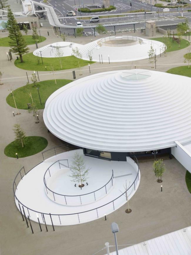 BIM建筑|立在城市客堂的巨型家具,日本奈良的暗昧空间:CoFuFun车站广场 BIM建筑|立在城市客堂的巨型家具,日本奈良的暗昧空间:CoFuFun车站广场