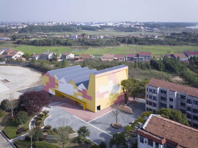 BIM建筑|岳阳县第三中学风雨操场兼陈述厅 / SUP素朴建筑工作室 BIM建筑|岳阳县第三中学风雨操场兼陈述厅 / SUP素朴建筑工作室