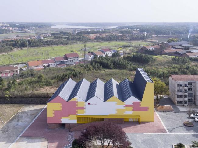 BIM建筑|岳阳县第三中学风雨操场兼陈述厅 / SUP素朴建筑工作室 BIM建筑|岳阳县第三中学风雨操场兼陈述厅 / SUP素朴建筑工作室