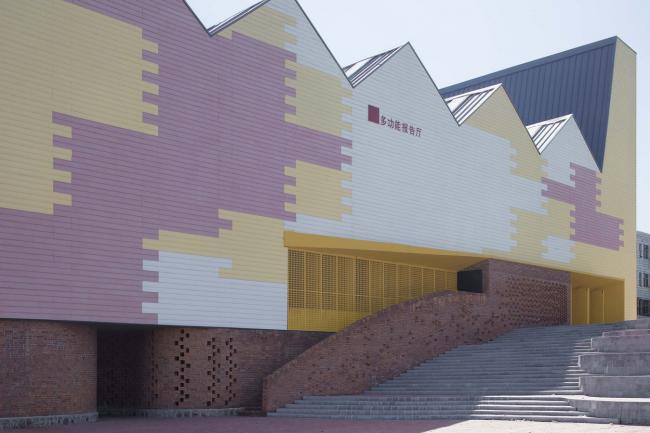 BIM建筑|岳阳县第三中学风雨操场兼陈述厅 / SUP素朴建筑工作室 BIM建筑|岳阳县第三中学风雨操场兼陈述厅 / SUP素朴建筑工作室