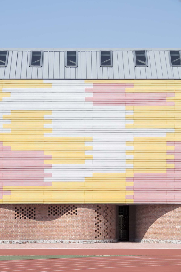 BIM建筑|岳阳县第三中学风雨操场兼陈述厅 / SUP素朴建筑工作室 BIM建筑|岳阳县第三中学风雨操场兼陈述厅 / SUP素朴建筑工作室
