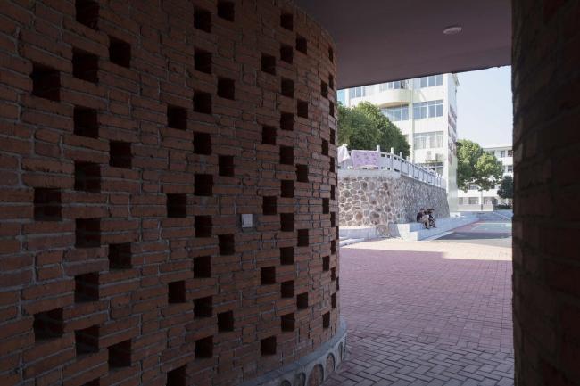 BIM建筑|岳阳县第三中学风雨操场兼陈述厅 / SUP素朴建筑工作室 BIM建筑|岳阳县第三中学风雨操场兼陈述厅 / SUP素朴建筑工作室