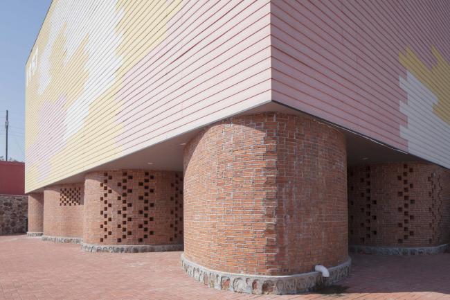 BIM建筑|岳阳县第三中学风雨操场兼陈述厅 / SUP素朴建筑工作室 BIM建筑|岳阳县第三中学风雨操场兼陈述厅 / SUP素朴建筑工作室