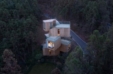 BIM建筑|天然渗入,享受奇特的***体验——齐云山树屋/本戈工作室-BIM建筑网