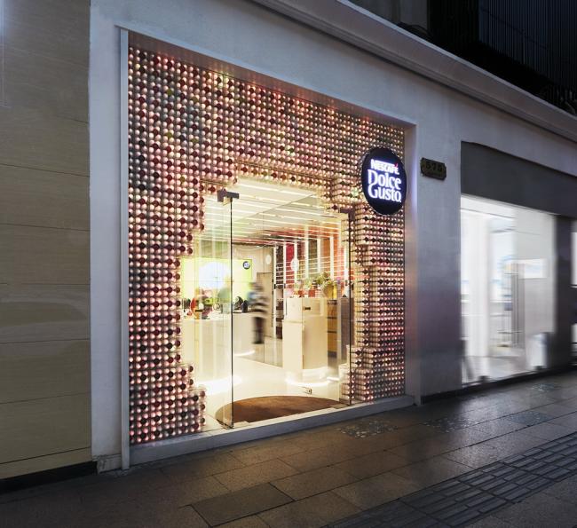 BIM建筑|用3000只胶囊摸索将来咖啡店 BIM建筑|用3000只胶囊摸索将来咖啡店
