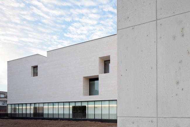 BIM建筑|抽象 • 记忆——法国OlivierDebré今世艺术中间 / Aires Mateus BIM建筑|抽象 • 记忆——法国OlivierDebré今世艺术中间 / Aires Mateus