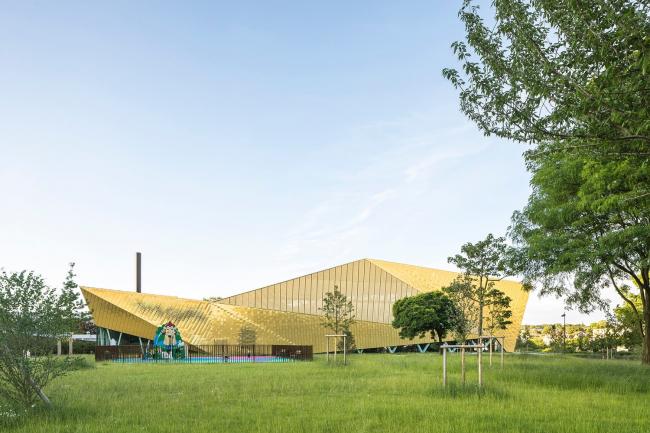 BIM建筑|绿草蓝天中的一抹金:La Fontaine体育中间 BIM建筑|绿草蓝天中的一抹金:La Fontaine体育中间