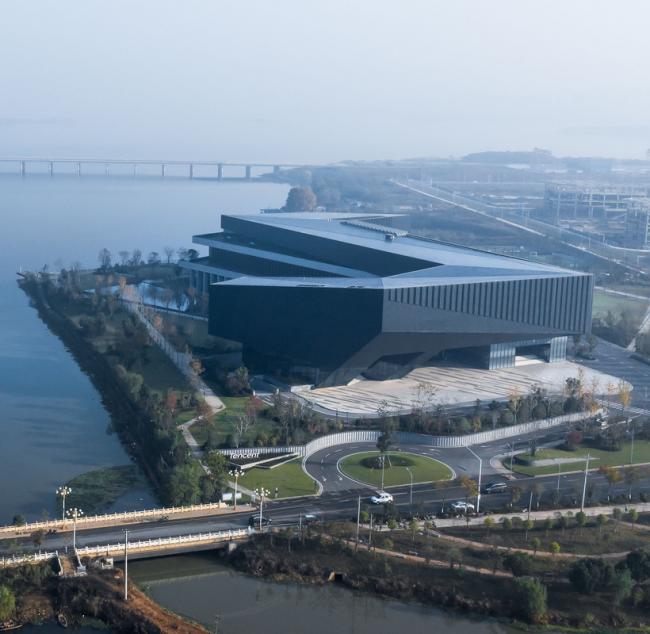BIM建筑|腾讯武汉研发中间 / 栖城设计 BIM建筑|腾讯武汉研发中间 / 栖城设计