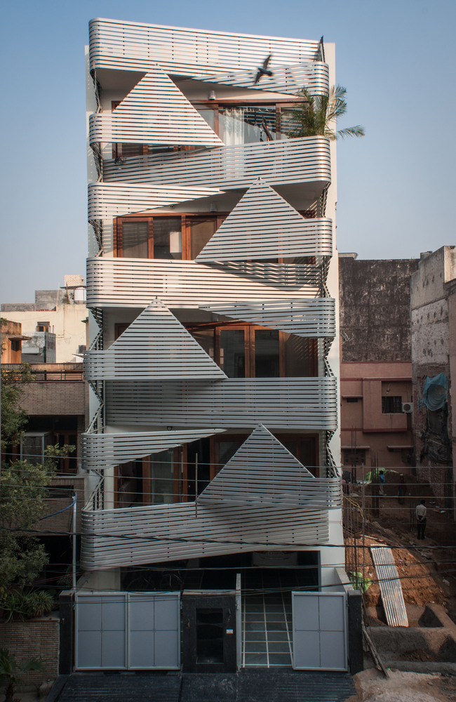 BIM建筑|严厉的几何形体打造的垂直室第:印度143公寓 / Plan Loci BIM建筑|严厉的几何形体打造的垂直室第:印度143公寓 / Plan Loci