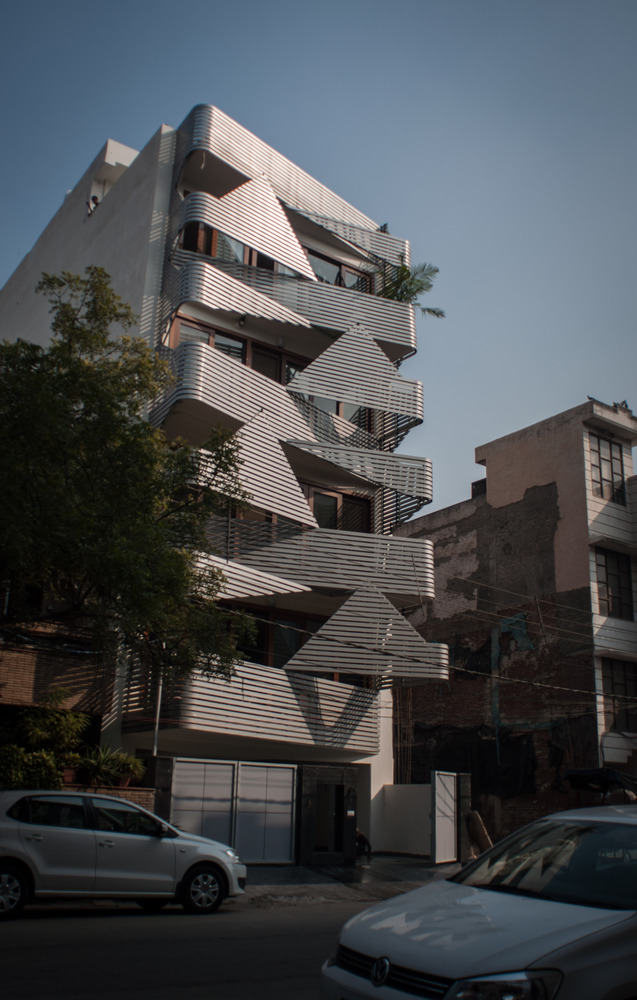 BIM建筑|严厉的几何形体打造的垂直室第:印度143公寓 / Plan Loci BIM建筑|严厉的几何形体打造的垂直室第:印度143公寓 / Plan Loci