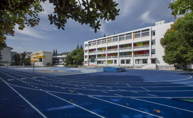 BIM建筑|梦幻般的蓝色操场:濮家小学濮家校区整体改革/形而上+杭州橡地建筑 BIM建筑|梦幻般的蓝色操场:濮家小学濮家校区整体改革/形而上+杭州橡地建筑