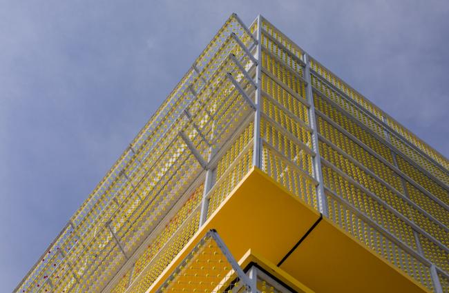BIM建筑|梦幻般的蓝色操场:濮家小学濮家校区整体改革/形而上+杭州橡地建筑 BIM建筑|梦幻般的蓝色操场:濮家小学濮家校区整体改革/形而上+杭州橡地建筑