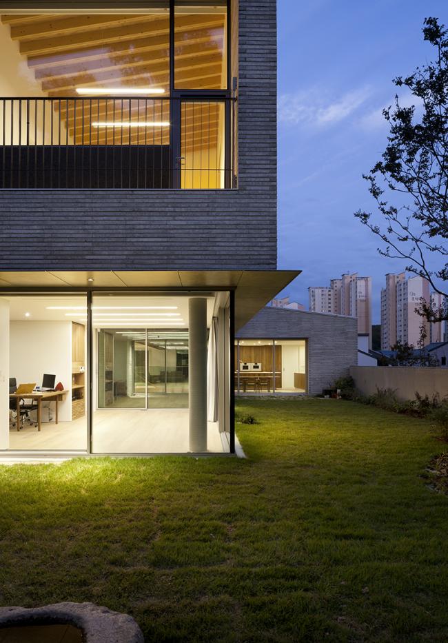 BIM建筑|三院宅 / D•LIM architects BIM建筑|三院宅 / D•LIM architects