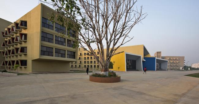 BIM建筑|多样且多彩,每扇窗户都有各自性情的学生公寓年夜楼 /Sanjay Puri建筑事务所 BIM建筑|多样且多彩,每扇窗户都有各自性情的学生公寓年夜楼 /Sanjay Puri建筑事务所