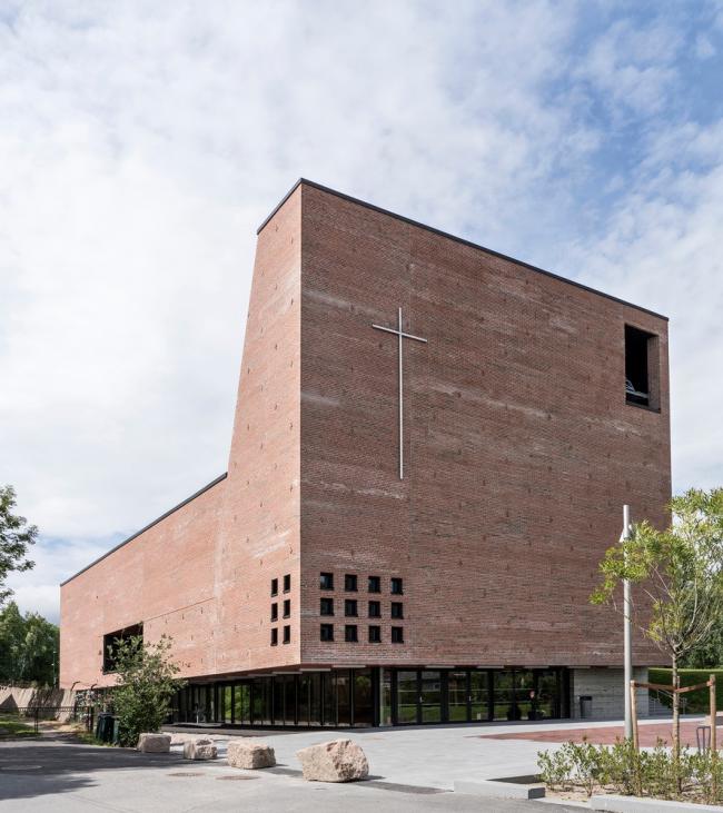 BIM建筑|挪威小城的新教堂和文化中间 / Einar Dahle Arkitekter + Hille Melbye Arkitekter BIM建筑|挪威小城的新教堂和文化中间 / Einar Dahle Arkitekter + Hille Melbye Arkitekter