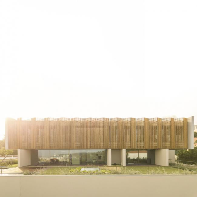 BIM建筑|如帘幕轻轻拉上:葡萄牙Beloura House IV室第 BIM建筑|如帘幕轻轻拉上:葡萄牙Beloura House IV室第