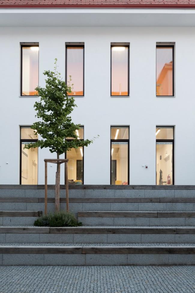 BIM建筑|奶油袍与小红帽:贾拉·西曼小学 BIM建筑|奶油袍与小红帽:贾拉·西曼小学