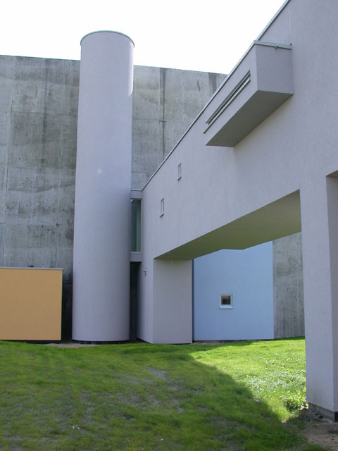 BIM建筑|多年后一个被抛弃设计的更生,一面巨墙朋分的立体室第 / Wall House 2 BIM建筑|多年后一个被抛弃设计的更生,一面巨墙朋分的立体室第 / Wall House 2