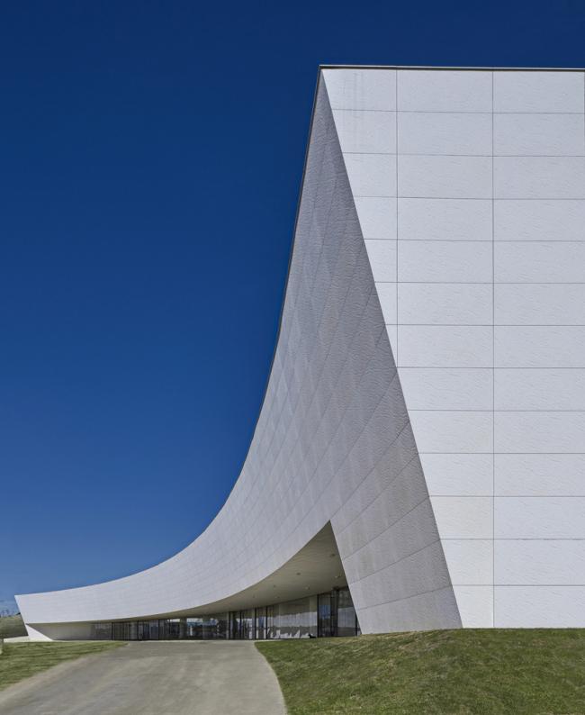 BIM建筑|优雅如天鹅展翅:巴西Roberto Herbster Gusmão黉舍 BIM建筑|优雅如天鹅展翅:巴西Roberto Herbster Gusmão黉舍