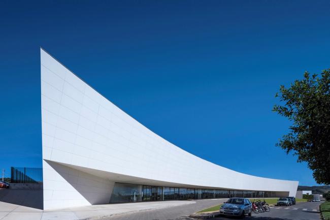 BIM建筑|优雅如天鹅展翅:巴西Roberto Herbster Gusmão黉舍 BIM建筑|优雅如天鹅展翅:巴西Roberto Herbster Gusmão黉舍