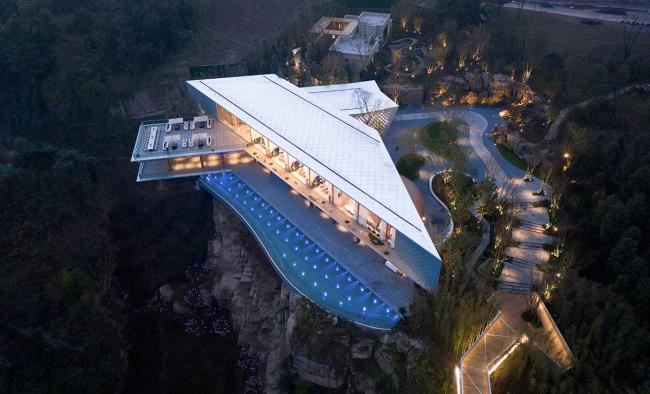 BIM建筑|山崖之巅,格构空间-重庆御临府艺术中间 / 成执设计 BIM建筑|山崖之巅,格构空间-重庆御临府艺术中间 / 成执设计