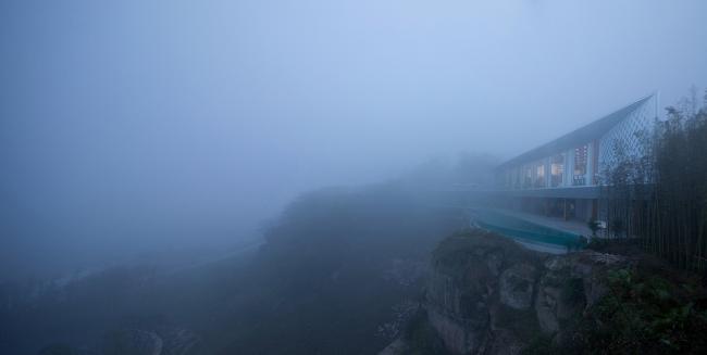 BIM建筑|山崖之巅,格构空间-重庆御临府艺术中间 / 成执设计 BIM建筑|山崖之巅,格构空间-重庆御临府艺术中间 / 成执设计