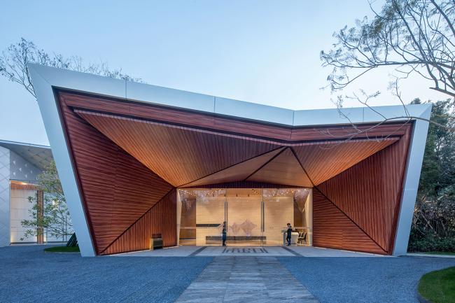 BIM建筑|山崖之巅,格构空间-重庆御临府艺术中间 / 成执设计 BIM建筑|山崖之巅,格构空间-重庆御临府艺术中间 / 成执设计
