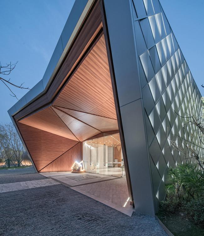 BIM建筑|山崖之巅,格构空间-重庆御临府艺术中间 / 成执设计 BIM建筑|山崖之巅,格构空间-重庆御临府艺术中间 / 成执设计