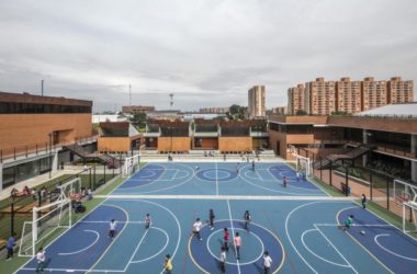 BIM建筑|天井中的黉舍,黉舍中的天井:哥伦比亚中小黉舍-BIM建筑网
