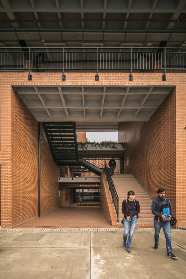 BIM建筑|天井中的黉舍,黉舍中的天井:哥伦比亚中小黉舍 BIM建筑|天井中的黉舍,黉舍中的天井:哥伦比亚中小黉舍