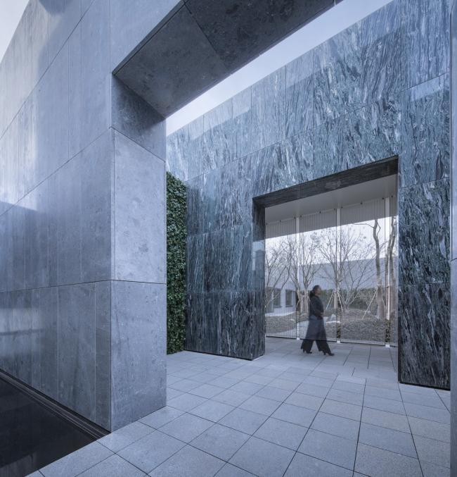 BIM建筑|水与石的江南光影——常州旭辉铂悦天宁生涯艺术馆 / 水石设计 BIM建筑|水与石的江南光影——常州旭辉铂悦天宁生涯艺术馆 / 水石设计
