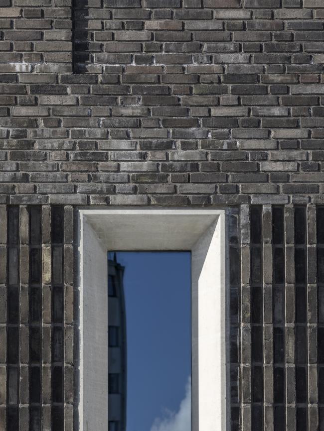 BIM建筑|仿佛停泊于岸边的巨型船只:马尔默口岸综合体 / SHL BIM建筑|仿佛停泊于岸边的巨型船只:马尔默口岸综合体 / SHL
