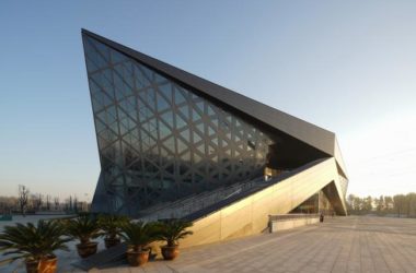 BIM建筑|动感的能量盒子:扬州南部新城体育园 / 柏涛设计-BIM建筑网