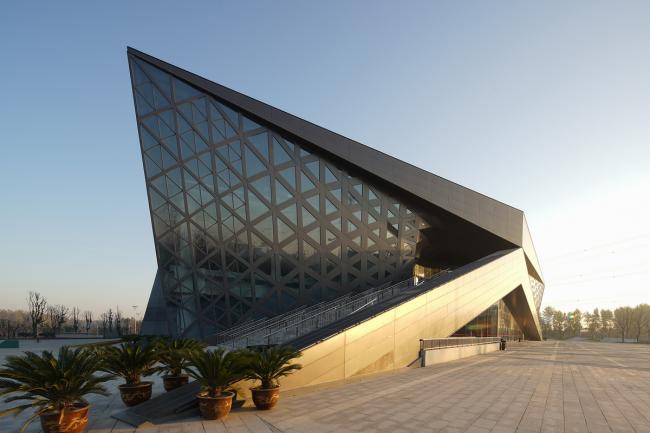 BIM建筑|动感的能量盒子:扬州南部新城体育园 / 柏涛设计 BIM建筑|动感的能量盒子:扬州南部新城体育园 / 柏涛设计