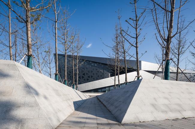 BIM建筑|动感的能量盒子:扬州南部新城体育园 / 柏涛设计 BIM建筑|动感的能量盒子:扬州南部新城体育园 / 柏涛设计