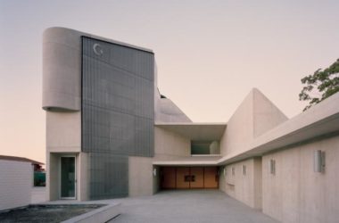 BIM建筑|古朴安静,一座静默立于天幕下的雕塑:Punchbowl 清真寺-BIM建筑网