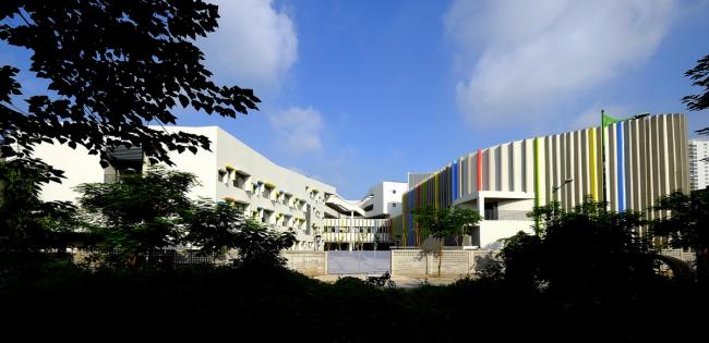 BIM建筑|动态绿色的梦幻校园:生态折线黉舍 / 1+1>2 Architects BIM建筑|动态绿色的梦幻校园:生态折线黉舍 / 1+1>2 Architects