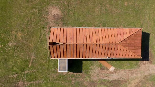 BIM建筑|村落草地上的红色棚屋:PH2室第 / DX Arquitectos BIM建筑|村落草地上的红色棚屋:PH2室第 / DX Arquitectos