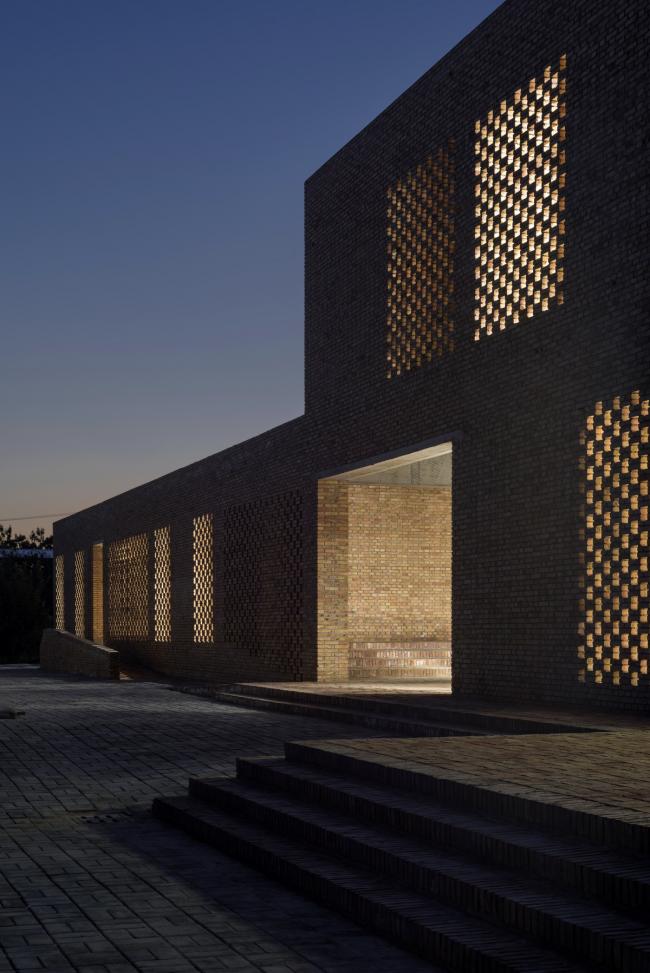 BIM建筑|鹄立于村落地盘,朴素而暖和:三河村村平易近运动中间 / 垣建筑 BIM建筑|鹄立于村落地盘,朴素而暖和:三河村村平易近运动中间 / 垣建筑