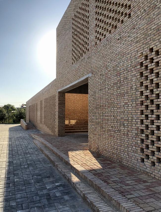 BIM建筑|鹄立于村落地盘,朴素而暖和:三河村村平易近运动中间 / 垣建筑 BIM建筑|鹄立于村落地盘,朴素而暖和:三河村村平易近运动中间 / 垣建筑