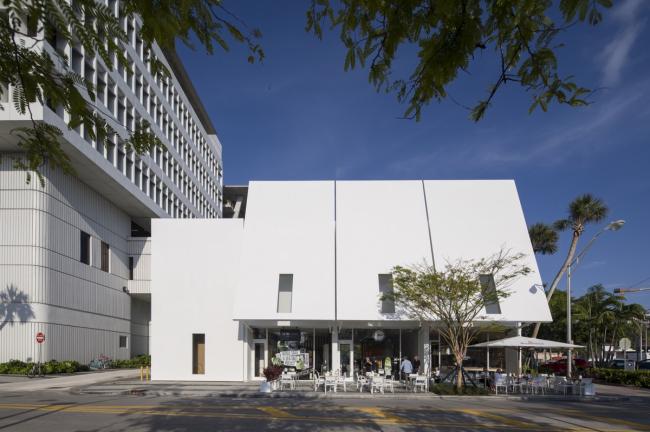 BIM建筑|新奇而平常的白色盒子:林肯路1111号扩建 / 赫尔佐格 & 德梅隆 BIM建筑|新奇而平常的白色盒子:林肯路1111号扩建 / 赫尔佐格 & 德梅隆