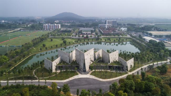 BIM建筑|光影错落,开合有度:Viettel 厂外工作室 / 武重义建筑事务所 BIM建筑|光影错落,开合有度:Viettel 厂外工作室 / 武重义建筑事务所