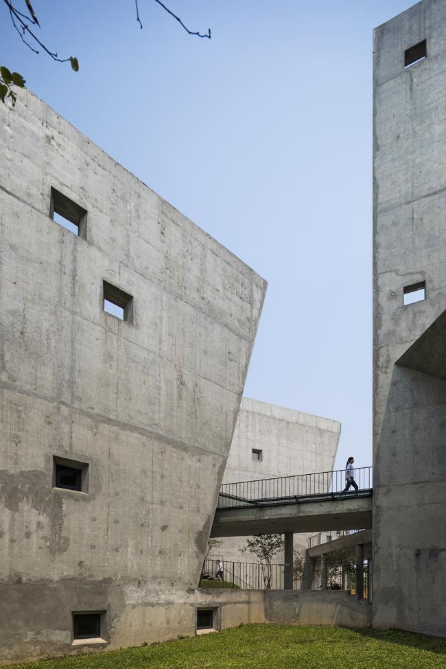 BIM建筑|光影错落,开合有度:Viettel 厂外工作室 / 武重义建筑事务所 BIM建筑|光影错落,开合有度:Viettel 厂外工作室 / 武重义建筑事务所