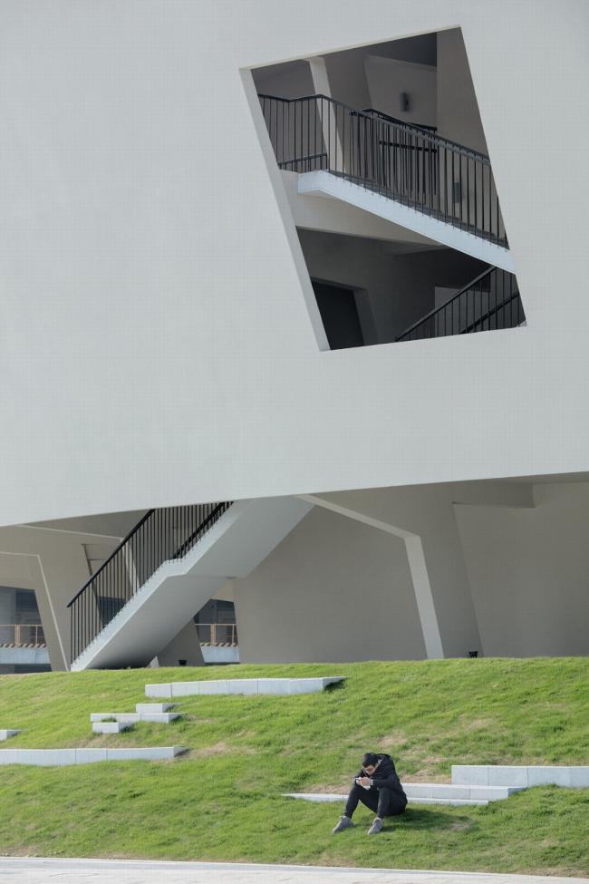 BIM建筑|静若处子,流光四溢——中国轻纺城时尚宣布戏院 / WAU建筑事务所 BIM建筑|静若处子,流光四溢——中国轻纺城时尚宣布戏院 / WAU建筑事务所
