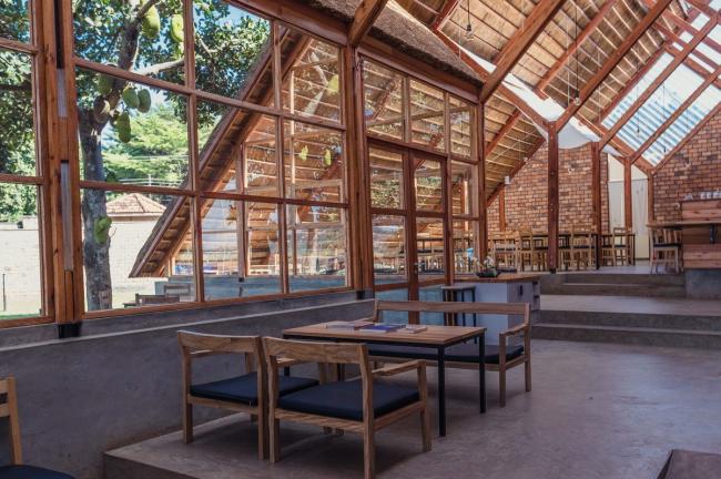BIM建筑|轻巧明快,如擦过草地的轻燕:山森日式餐厅/ TERRAIN architects BIM建筑|轻巧明快,如擦过草地的轻燕:山森日式餐厅/ TERRAIN architects