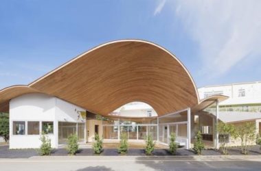 BIM建筑|富士山下,曲线的温顺与魅力:Toranoko 托儿所 / Takashige Yama***a Office-BIM建筑网